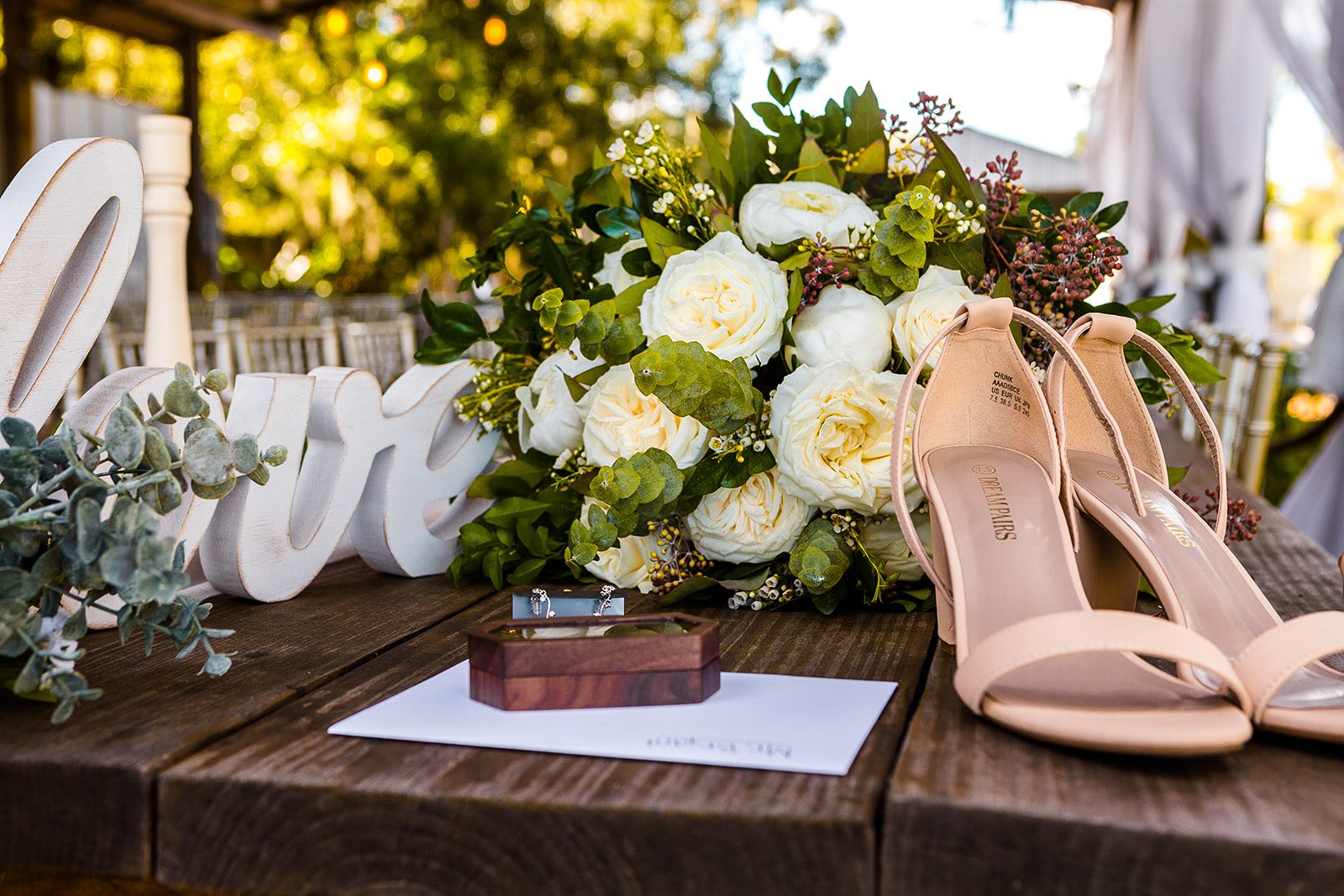 David + Victoria - Wedding at Knotted Roots on the Lake
