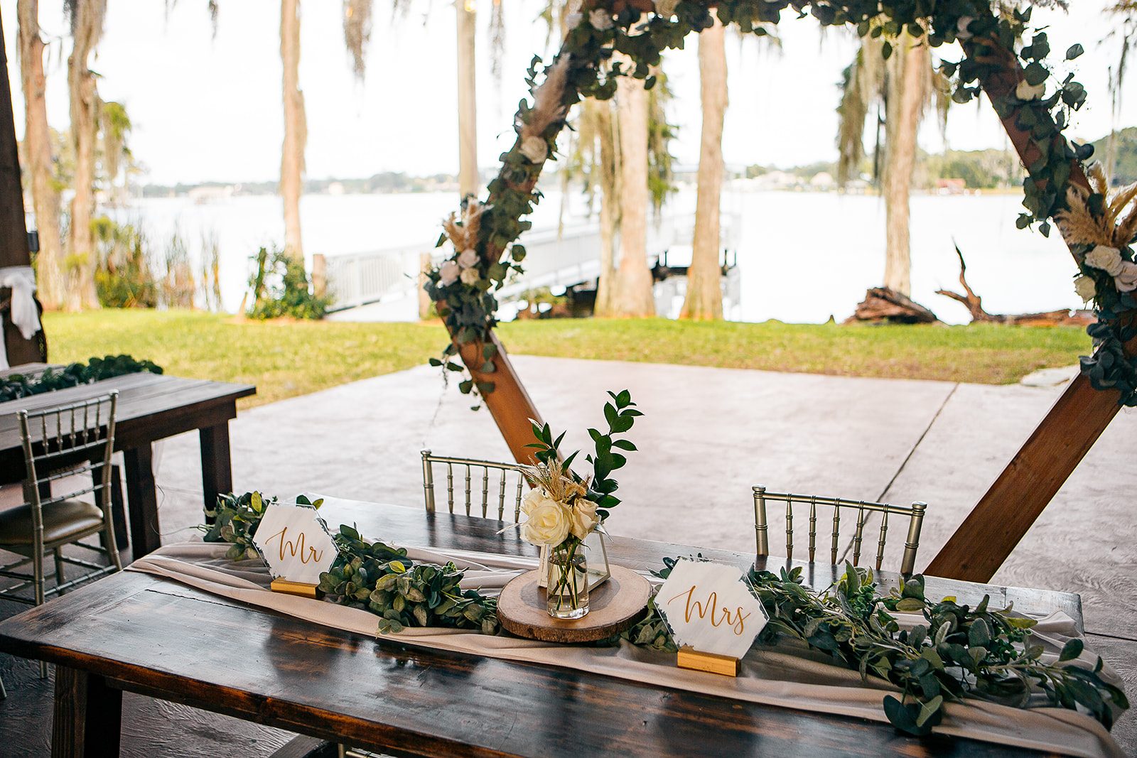 Eric + Caitlin - Wedding at Knotted Roots on the Lake
