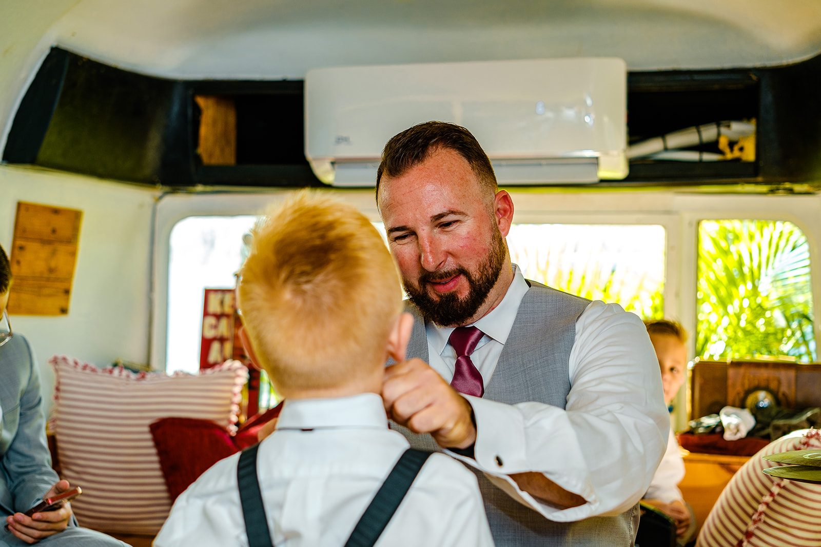 Jonathon + Samantha Wedding at Knotted Roots on the Lake