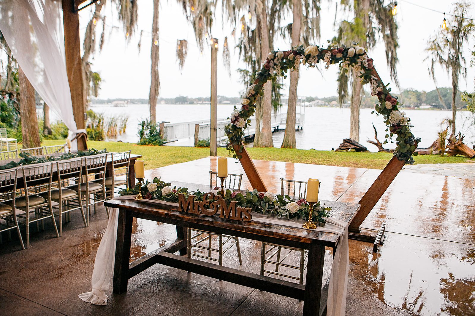 Joshua + Lindsey - Wedding at Knotted Roots on the Lake