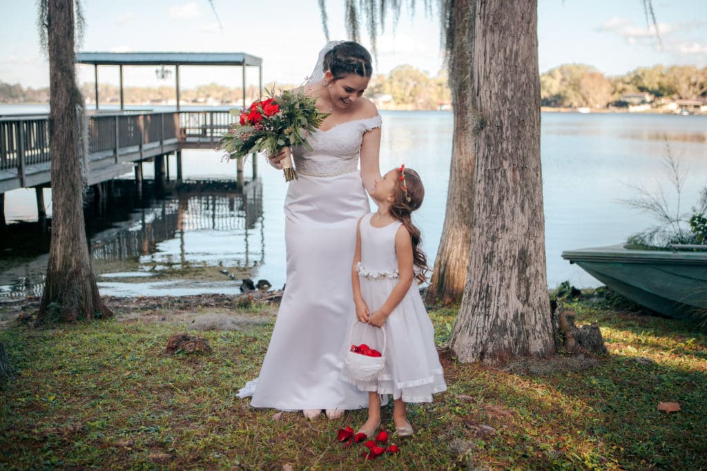 Wedding at Knotted Roots on the Lake
